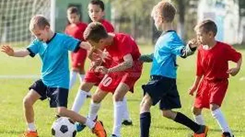 “内娱明星面部僵硬引热议，陈都灵、彭小苒表情尴尬，造型引网友讨论”